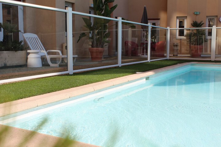 Pools & Facilities