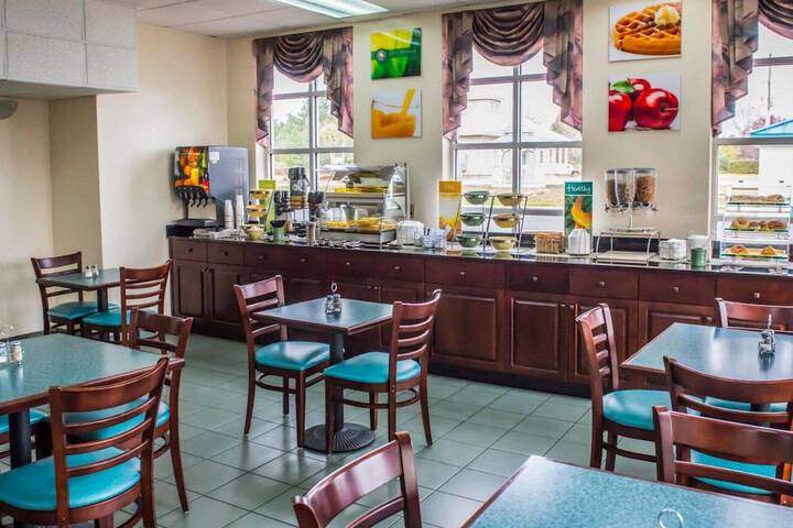 Breakfast/Coffee Service 29 of 34