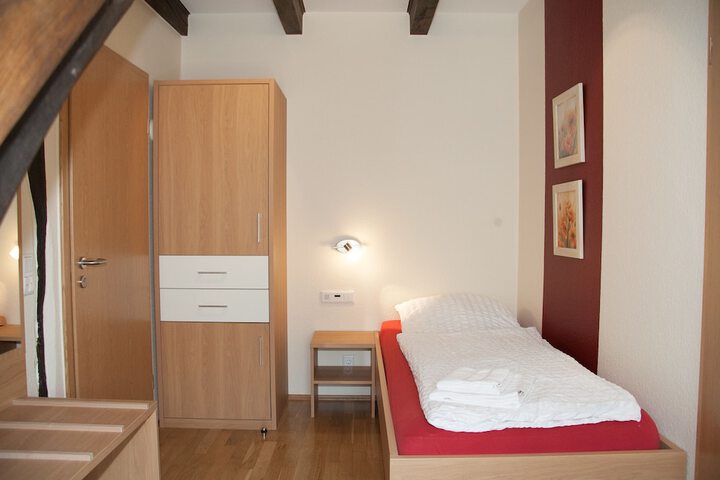 Room 12 of 39
