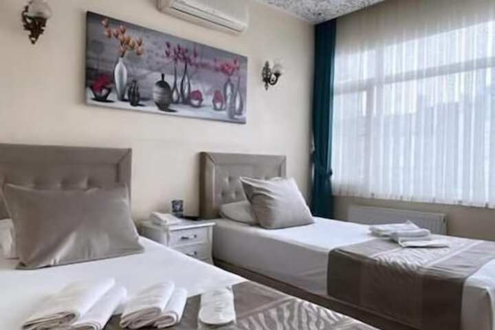 Room 11 of 24
