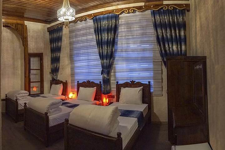 Room 5 of 19