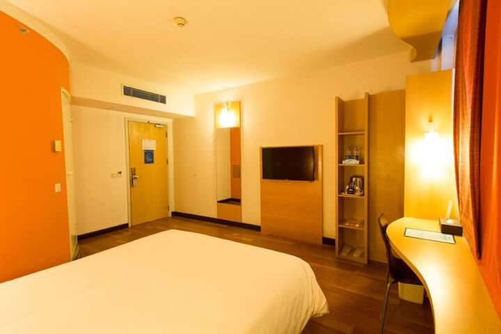 Room 7 of 35