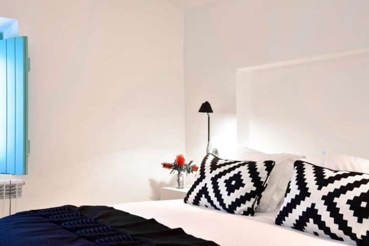 Room 40 of 179