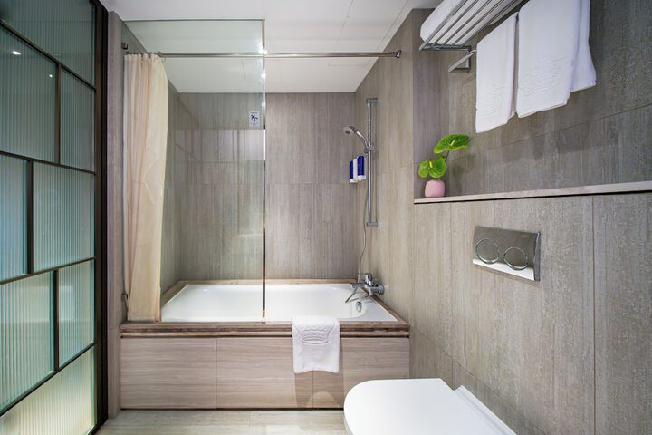 Room 42 of 89