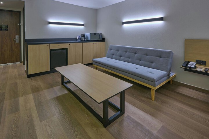 Room 21 of 48