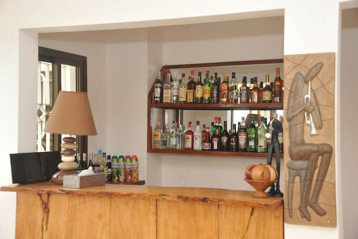Lounge 42 of 57