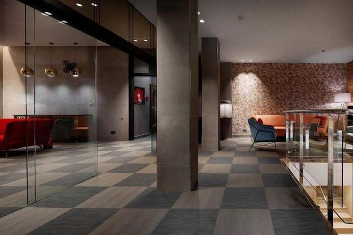 Entrance & Lobby