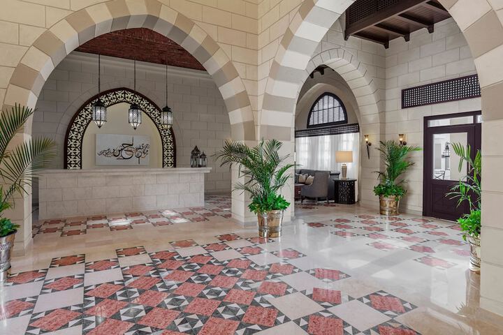 Entrance & Lobby