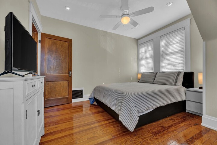 Room 3 of 38