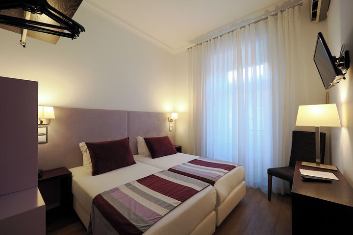 Room 34 of 46