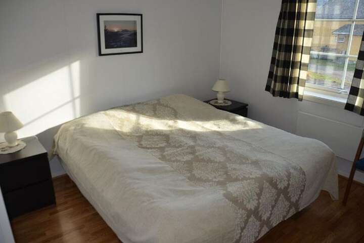 Room 6 of 27