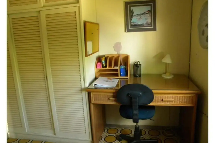 Room 4 of 16