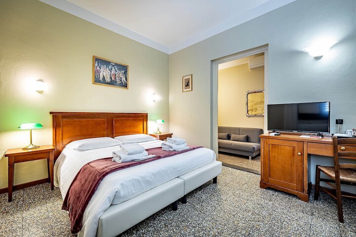 Room 28 of 65