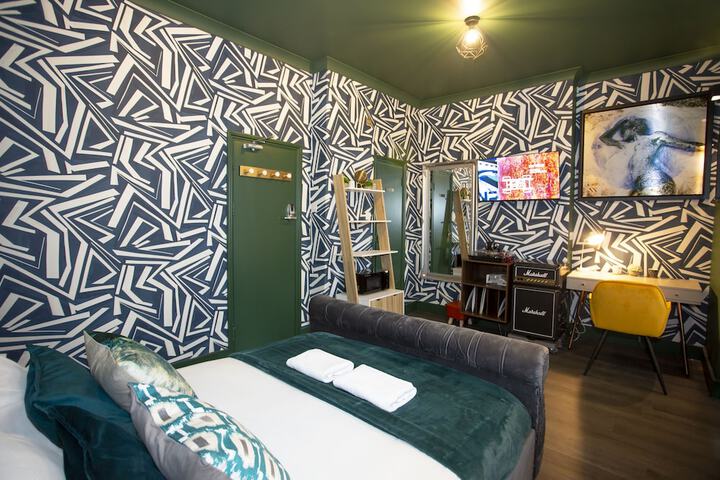 Room 61 of 344
