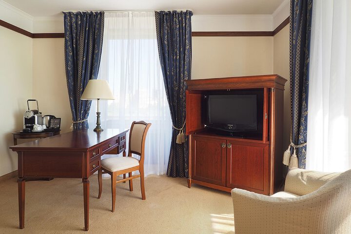 Room 12 of 217