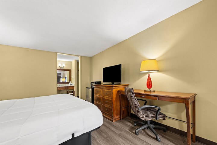 Room 18 of 33