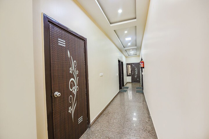 Hotel Interior 4 of 25