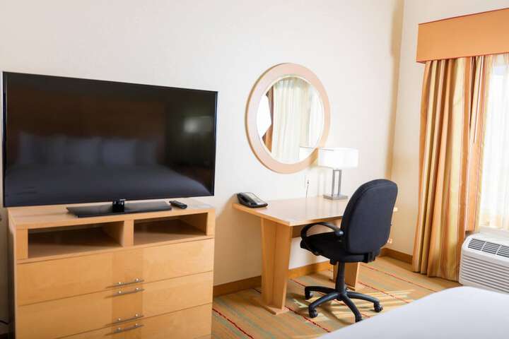 Room 12 of 25