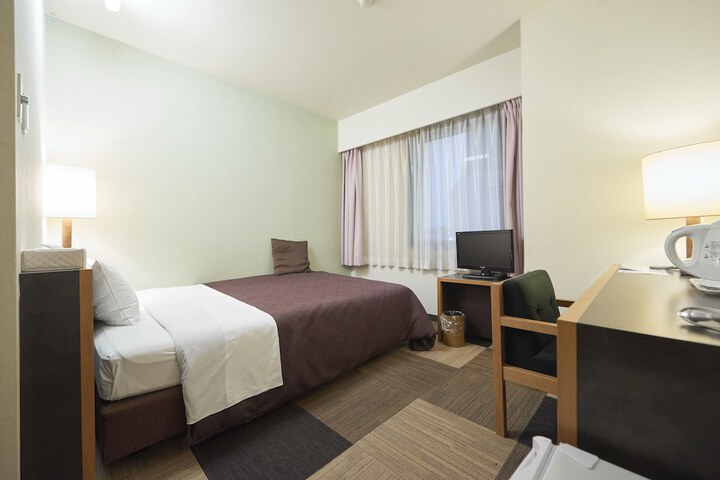 Room 7 of 31