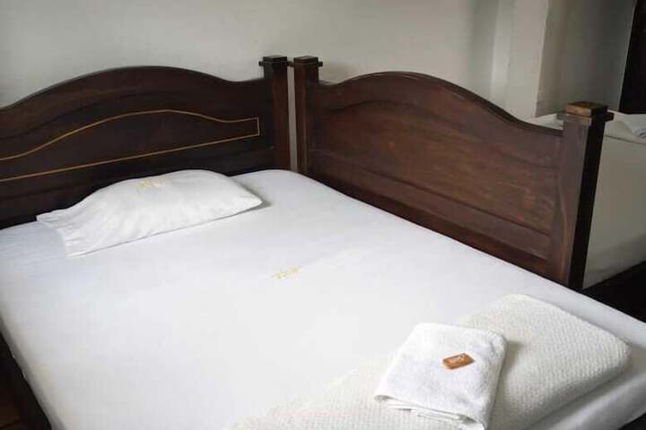 Room 4 of 11