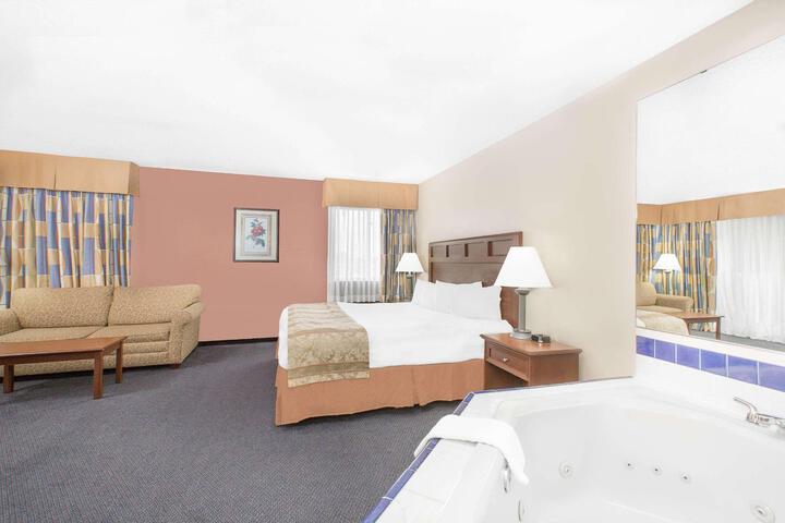 1 King Bed (1 of 6)