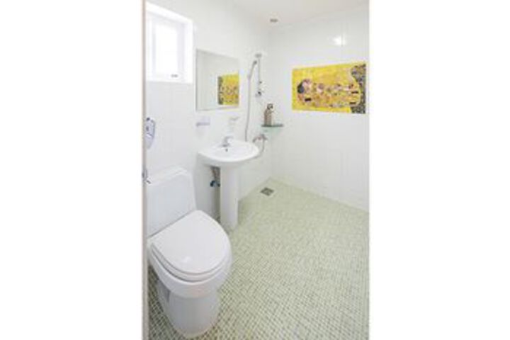 Room 15 of 174