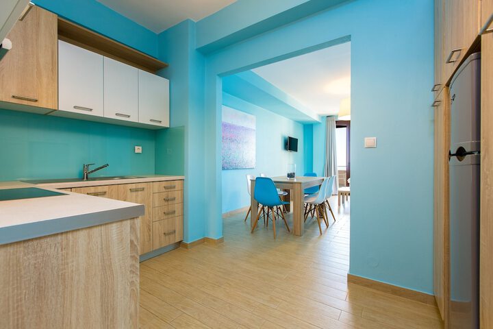 Room 7 of 73