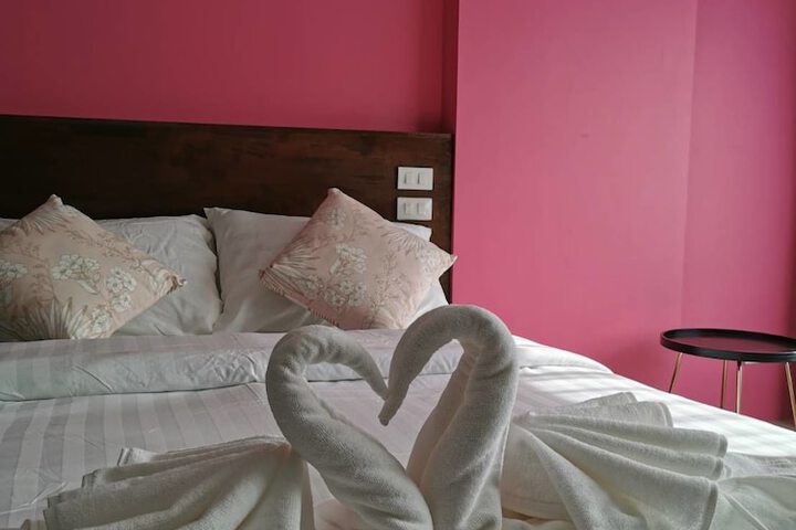 Room 6 of 51