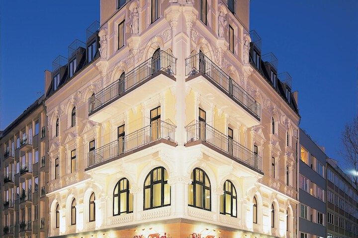 Devin Art Hotel