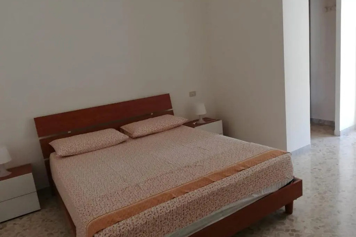 Room 2 of 2