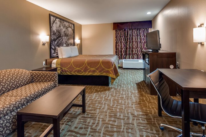 Room 11 of 28