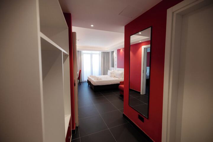 Room 30 of 46