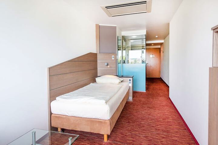 Room 21 of 130