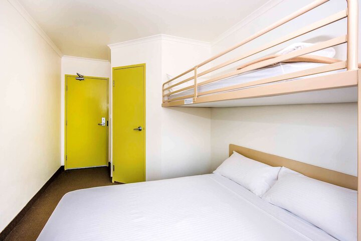 Room 13 of 19