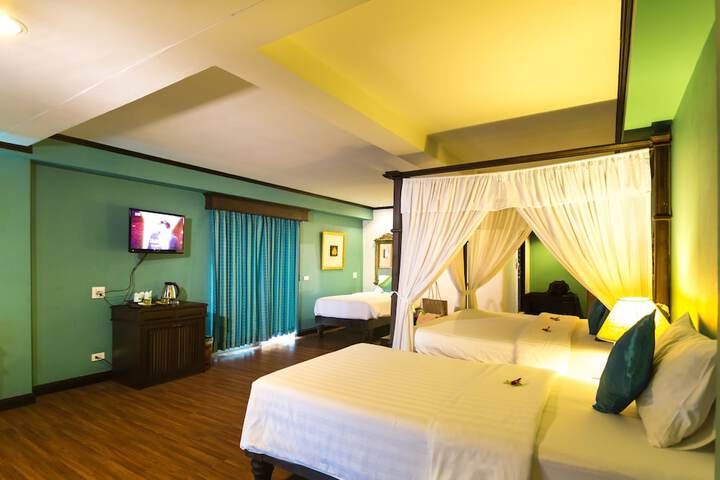Room 13 of 111