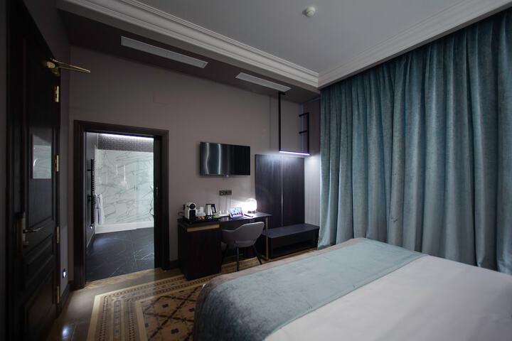 Room 41 of 85