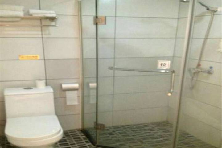 e Home Hotel Nanzhou Railway Staion