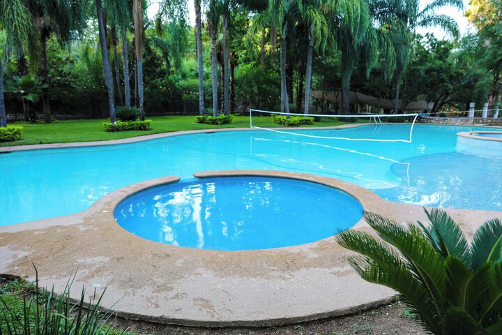 Pool 7 of 11