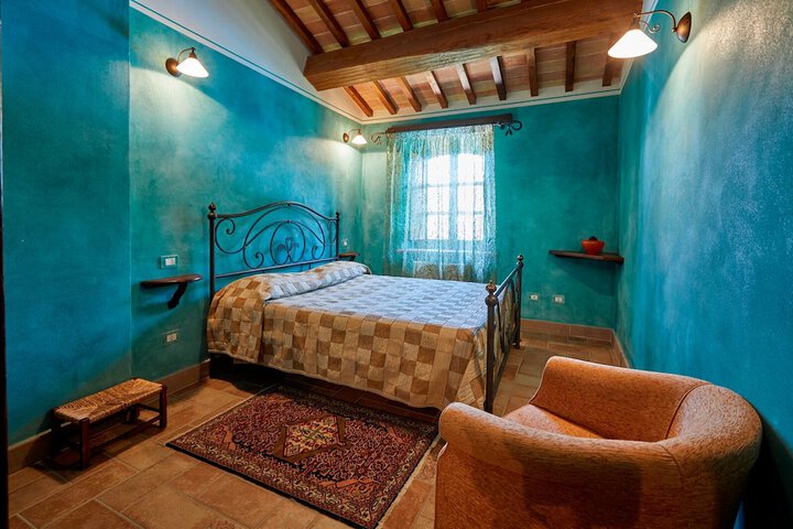 Room 28 of 79