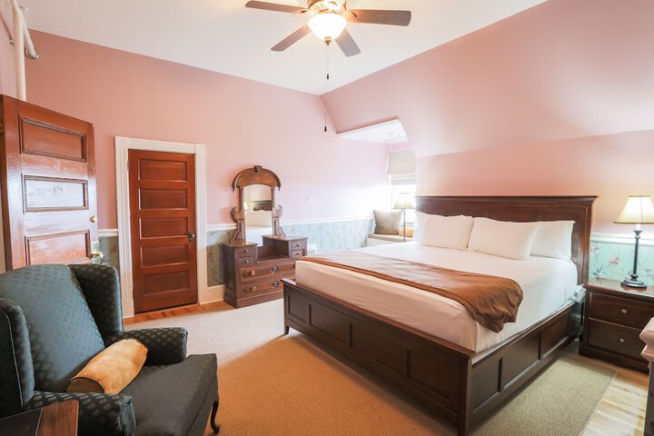 Room 9 of 36