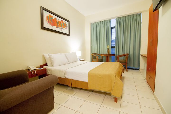 Room 9 of 36