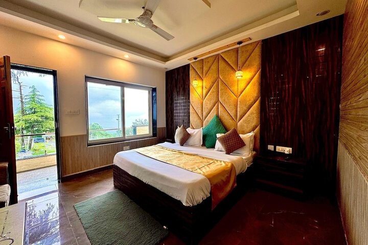 Room 6 of 31