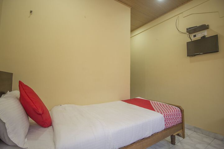 Room 12 of 39