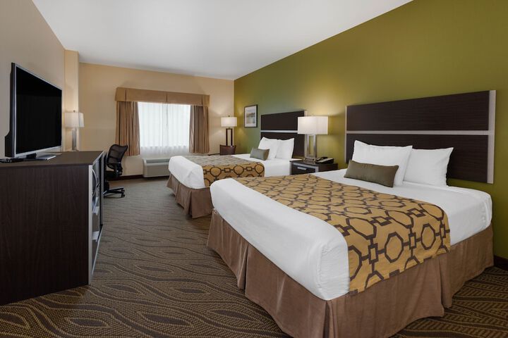 2 Queen Beds (8 of 8)