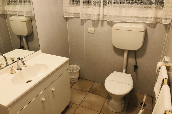 Room 13 of 19