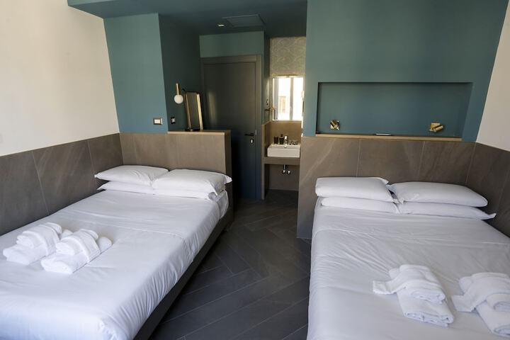 Room 36 of 87
