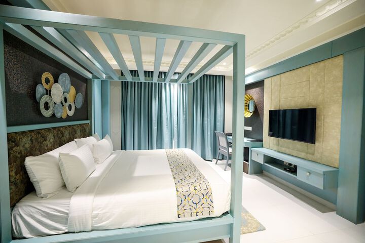 Room 9 of 70