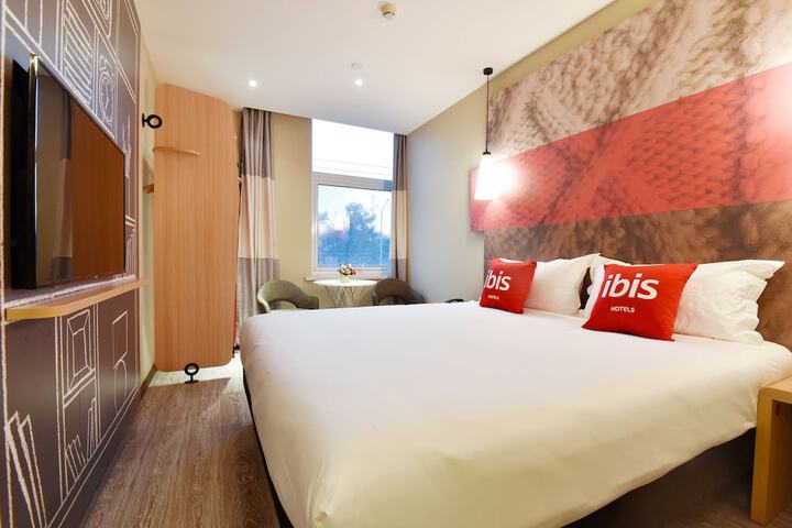 Room 5 of 24