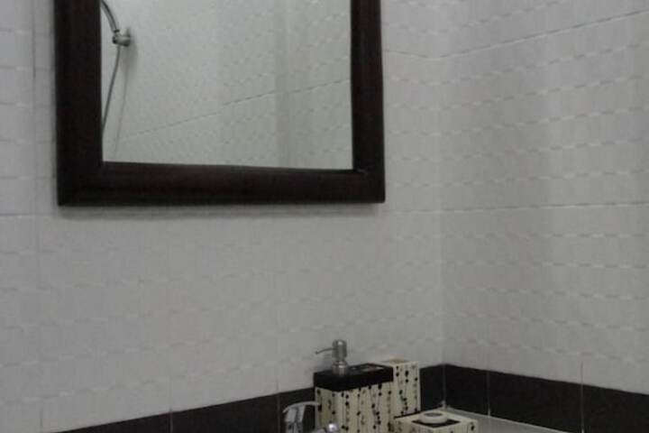 Room 21 of 40