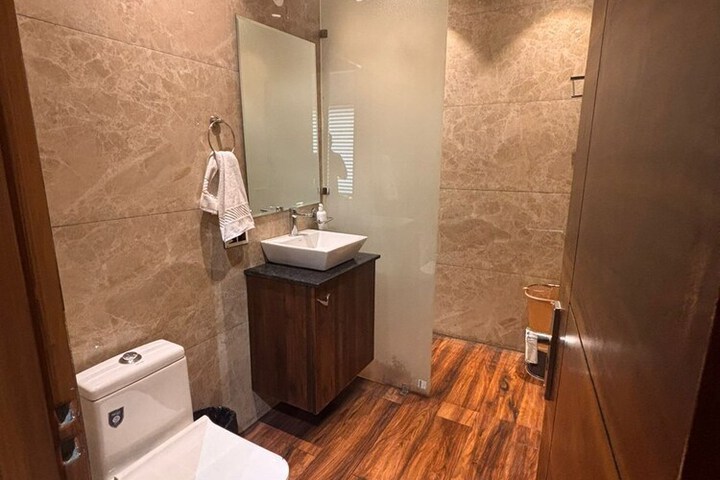 Room 9 of 19